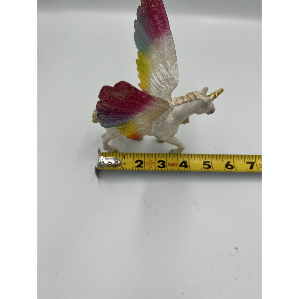 Schleich Winged Rainbow Unicorn Figurine Gold Mane Tail Collector Piece 5.5" - Picture 13 of 14